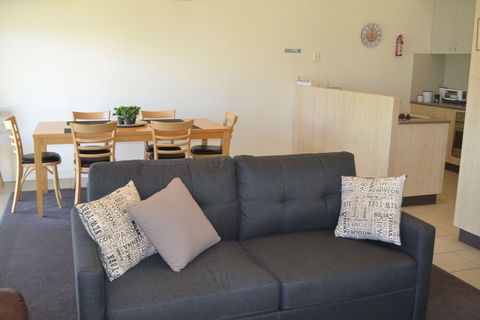 Grange Water View Yarrawonga - Surfers Gold Coast 4