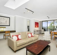 Sunny  Spacious Two Bdr Apt SPF13 - Surfers Gold Coast