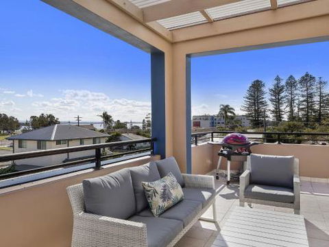 McGirr Penthouse Apartment - Surfers Gold Coast 3