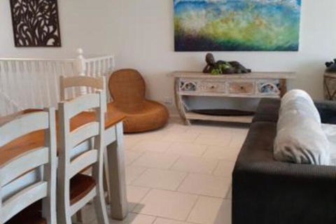 Ven & Marks Place - Surfers Gold Coast 6