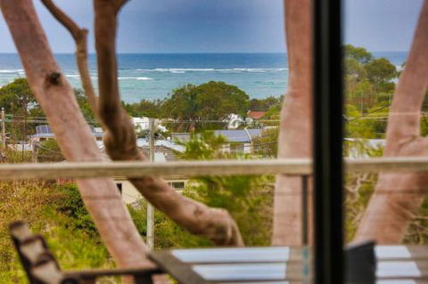 COASTAL BEAUTY On BRUCE - Surfers Gold Coast 5