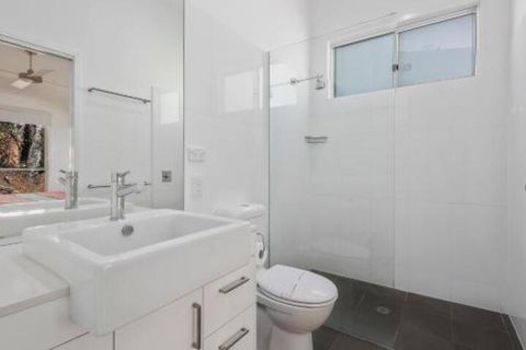 112 Tramican Street - Surfers Gold Coast 7