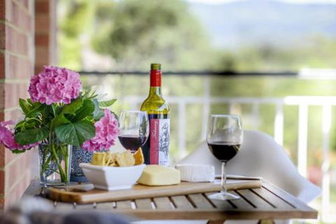 Myrtle Tree Lodge Flowers Kangaroo Valley - Surfers Gold Coast 4