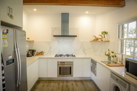 Myrtle Tree Lodge Flowers Kangaroo Valley - Surfers Gold Coast 2
