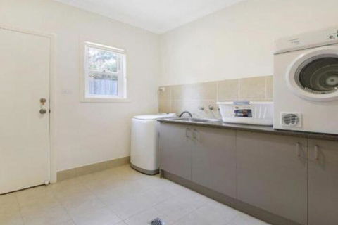 Redhaven House Spacious Quiet & Private - Surfers Gold Coast 7