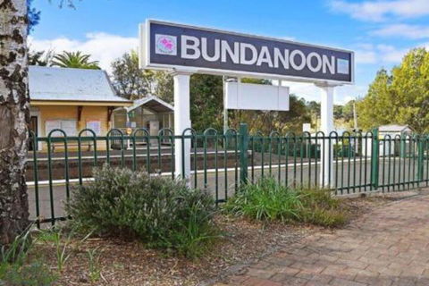 Redhaven House Spacious Quiet & Private - Surfers Gold Coast 2