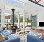 The Boathouse comfortable beachfront home - Surfers Gold Coast