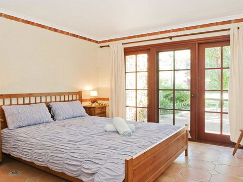 Izba Mediterranean Style Hideaway - Surfers Gold Coast 1