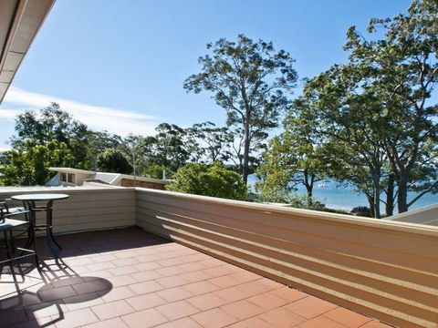 Izba Mediterranean Style Hideaway - Surfers Gold Coast 3