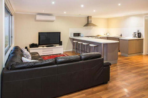 Eagle Bay Beach House - Surfers Gold Coast 4