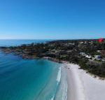 GRANITE BEACH HOUSE at Bay of Fires - Surfers Gold Coast