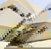 Fat Frog Beach Houses - Surfers Gold Coast