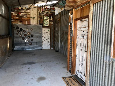 Bed In A Shed Vineyard Stay - Surfers Gold Coast 2