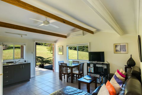 Afterglow Cottages - Surfers Gold Coast 5