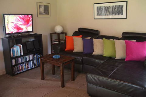 Afterglow Cottages - Surfers Gold Coast 3