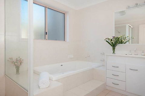 Pacific Rose Winter Holiday Special - Surfers Gold Coast 4