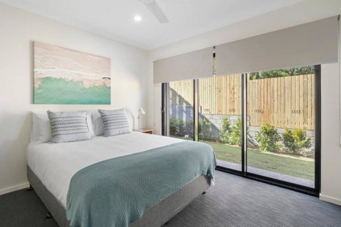 WHITSUNDAY Brand New Townhouse Close To Boardwalk - Surfers Gold Coast 3