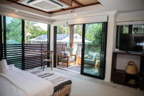 Sunrise On Four Mile Port Douglas - Surfers Gold Coast 4