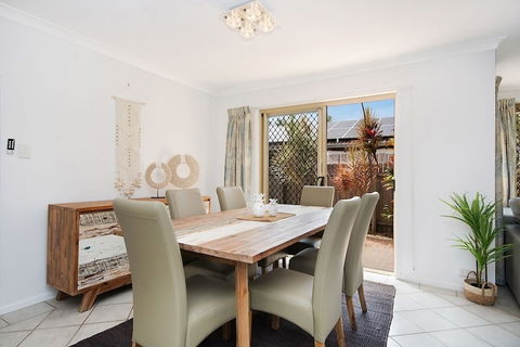 Kailani Beach House - Surfers Gold Coast 5