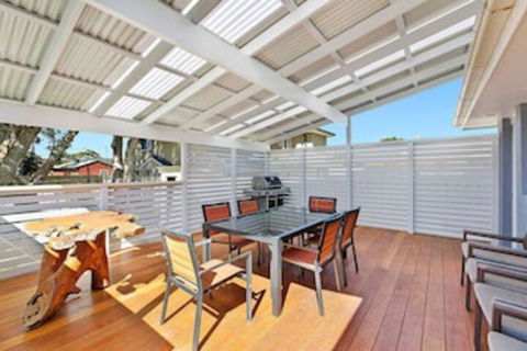 Blue Summer House - Surfers Gold Coast 0