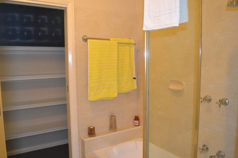 Waterview - 2 Doc Crt - Surfers Gold Coast 7