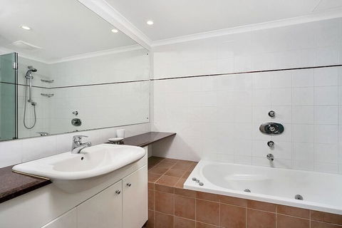 HAMP1 Bright Apartment In Cremorne - Surfers Gold Coast 3