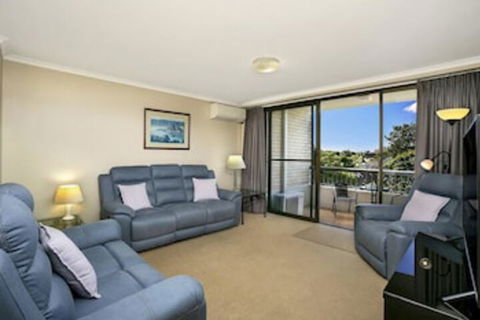 HAMP1 Bright Apartment In Cremorne - Surfers Gold Coast 0