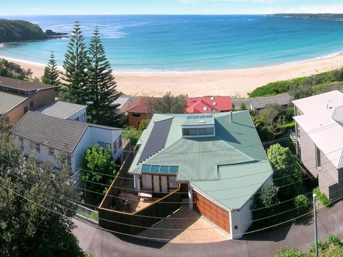 BEDARRA MOLLYMOOK BEACH - Surfers Gold Coast 1