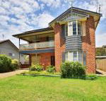 The Crescent Pet Friendly 1 Min to Beach - Surfers Gold Coast