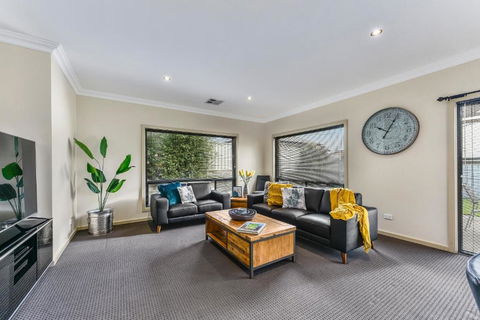 Accommodation On Lansell 2 - Surfers Gold Coast 3