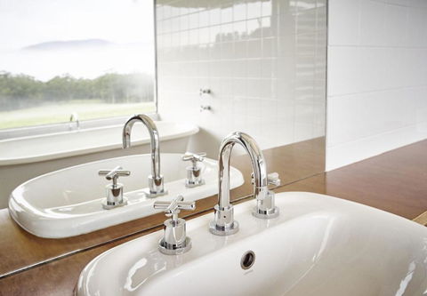 Bundaleer Architect Designed Stunning Views! - Surfers Gold Coast 3