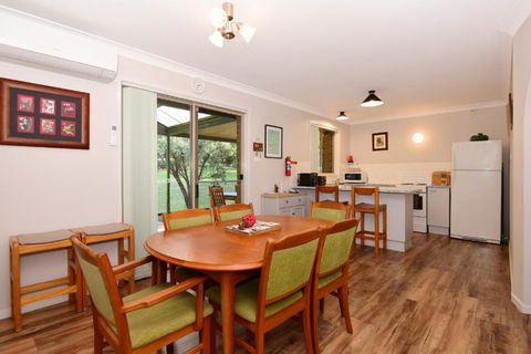 Valley Haven 3 Bedrooms Close To The Village! - Surfers Gold Coast 1