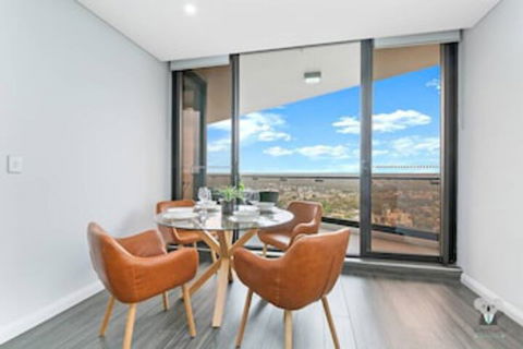 Awesome View 2Bed 2Bath APT + FREE PARKING NPA330 - Surfers Gold Coast 0
