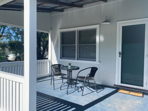 Yaringa Cottage...by The Sea - Surfers Gold Coast 6