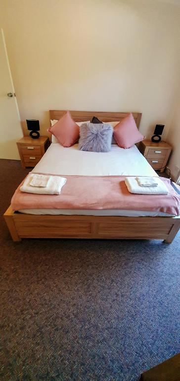 Russell Falls Holiday Cottages - Surfers Gold Coast 4