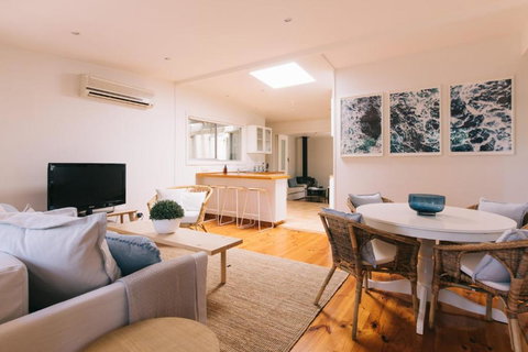 DOVESTONES By THE SEA INVERLOCH - Surfers Gold Coast 5