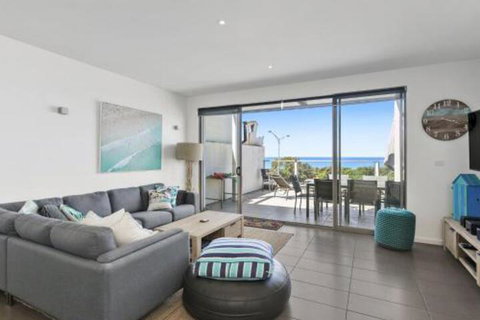 WATERFRONT SEVEN In The Heart Of Lorne - Surfers Gold Coast 5