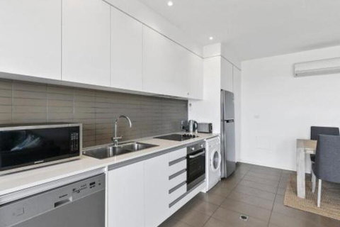 WATERFRONT SEVEN In The Heart Of Lorne - Surfers Gold Coast 4