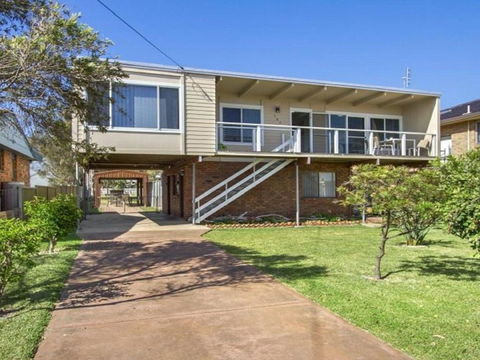 Dolphin Breeze Fully Fenced & Pet Friendly - Surfers Gold Coast 4