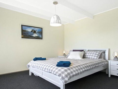Dolphin Breeze Fully Fenced & Pet Friendly - Surfers Gold Coast 3