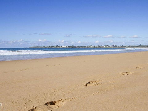 Dolphin Breeze Fully Fenced & Pet Friendly - Surfers Gold Coast 2