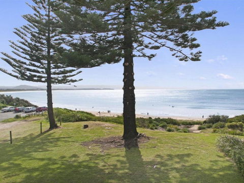 Dolphin Breeze Fully Fenced & Pet Friendly - Surfers Gold Coast 6