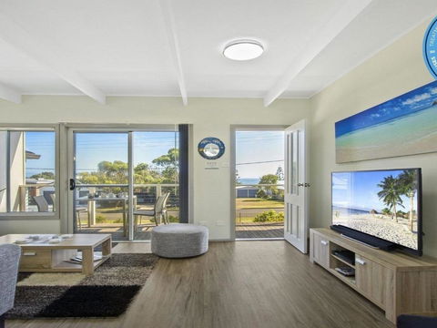 Dolphin Breeze Fully Fenced & Pet Friendly - Surfers Gold Coast 1