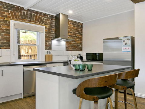 Old Bank Stables 3 Night Weekends For Price Of 2 - Surfers Gold Coast 2