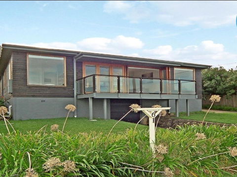 Prime Position Across From Seven Mile Beach - Surfers Gold Coast 2