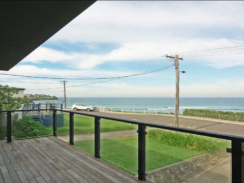 Prime Position Across From Seven Mile Beach - Surfers Gold Coast 3