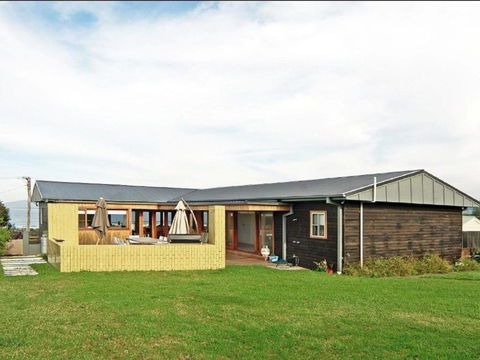 Prime Position Across From Seven Mile Beach - Surfers Gold Coast 6