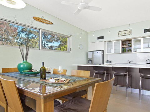 Serene Spacious Air Conditioned Accommodation - Surfers Gold Coast 4