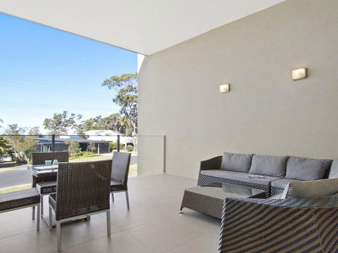 Serene Spacious Air Conditioned Accommodation - Surfers Gold Coast 6