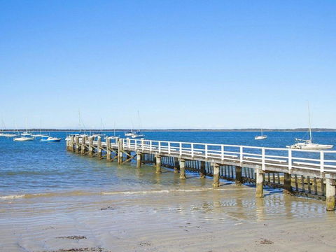 Serene Spacious Air Conditioned Accommodation - Surfers Gold Coast 1